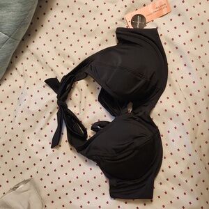 ✨️NWT-Shapermint Halter Bikini Top